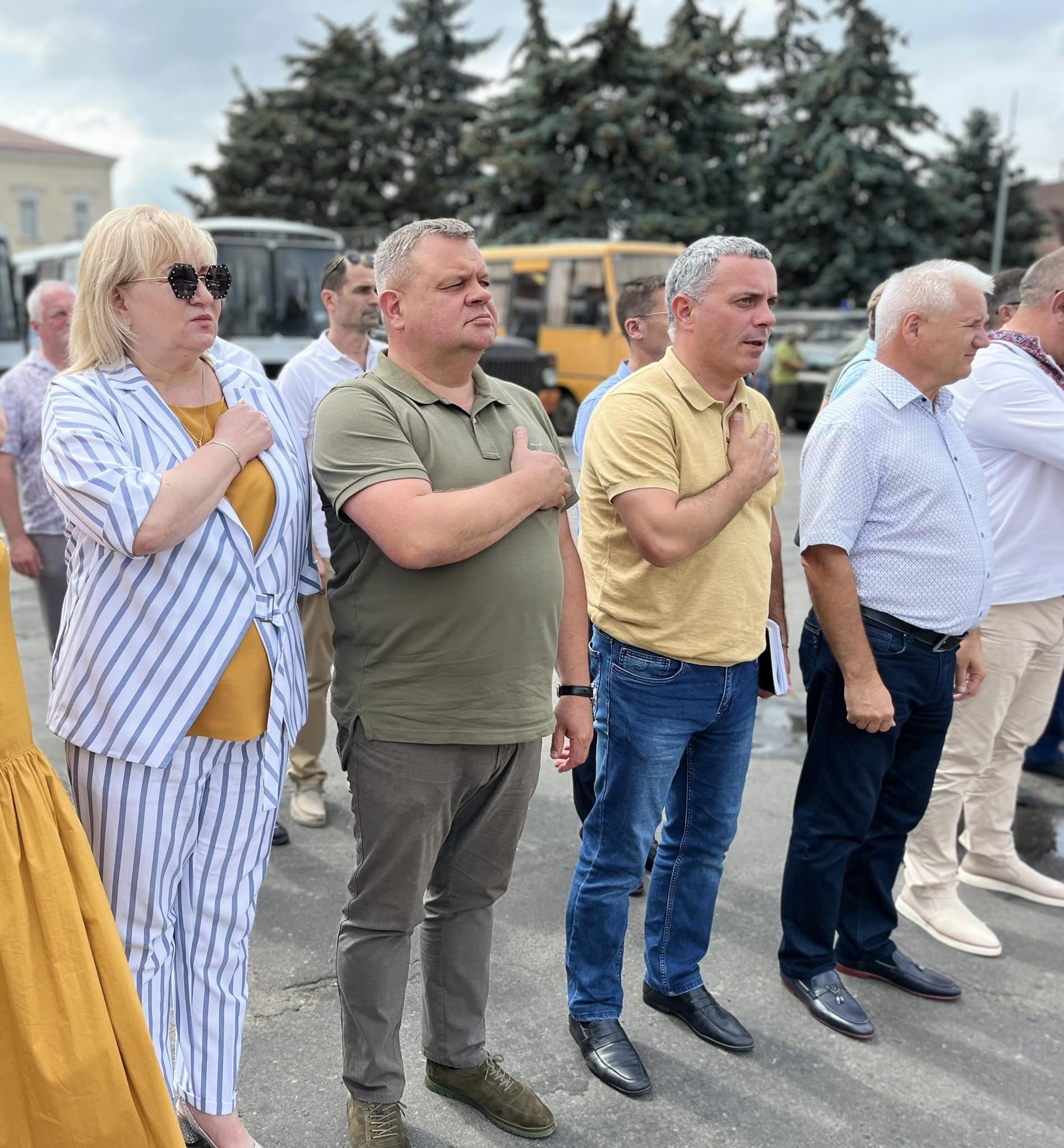 7 липня, на головній площі Подільська, відбулася передача більше трьох десятків одиниць техніки для наших Захисників